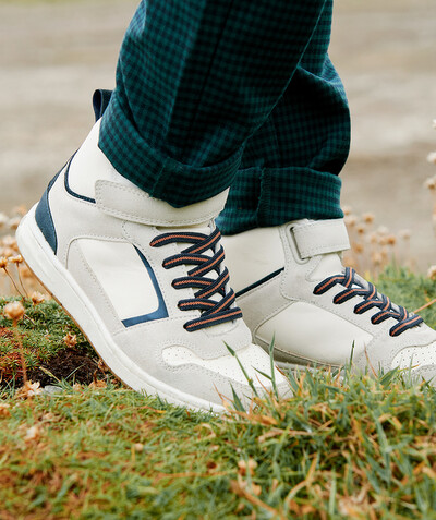 Boy radius - HIGH TOP WHITE SHOES WITH LACES AND SCRATCH FASTENING