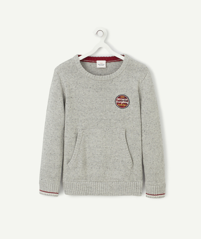 THE POWER OF WORDS radius - GREY KNIT JUMPER WITH AN EMBROIDERED PATCH