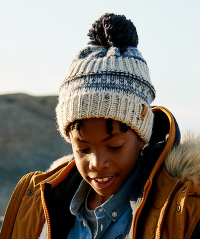 Boy radius - BLUE AND CREAM KNITTED HAT WITH A POMPOM