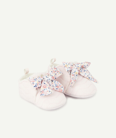 Shoes, booties radius - PINK SHERPA-LINED BOOTIES WITH A FLOWER-PATTERNED BOW