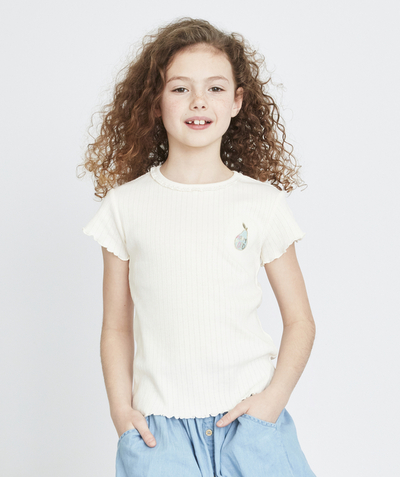 ECODESIGN radius - CREAM RIBBED T-SHIRT IN ORGANIC COTTON WITH AN EMBROIDERED PATCH