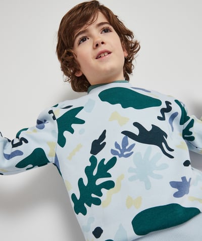 Mini or maxi: the trend is towards prints radius - BOYS' BLUE SWEATSHIRT IN RECYCLED FIBRES WITH FLOCKED PATTERNS