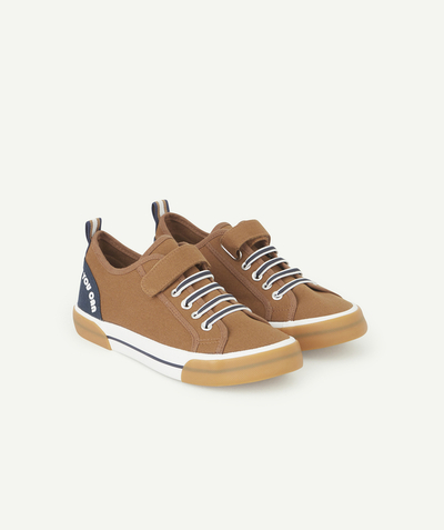Private sales radius - BOYS' BROWN TRAINERS WITH NAVY BLUE DETAILS AND MESSAGES