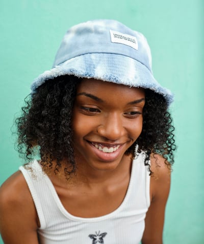 Boy radius - BLUE FADED EFFECT BUCKET HAT WITH AN EMBROIDERED PATCH