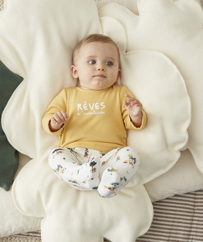 Baby-boy radius - BABIES' YELLOW SLEEPSUIT IN RECYCLED FIBRES WITH A SAVANNAH PRINT