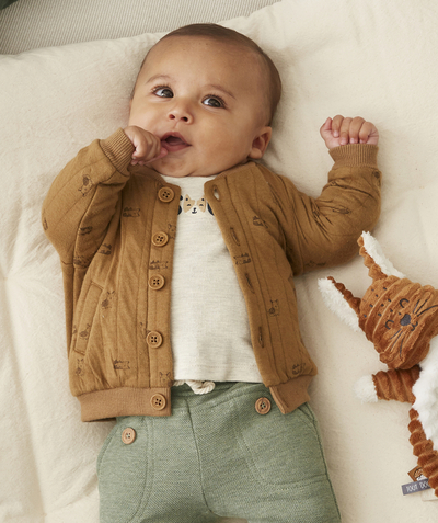 Comfortable fleece radius - BABY BOYS' QUILTED CAMEL JACKET WITH A DOG PRINT