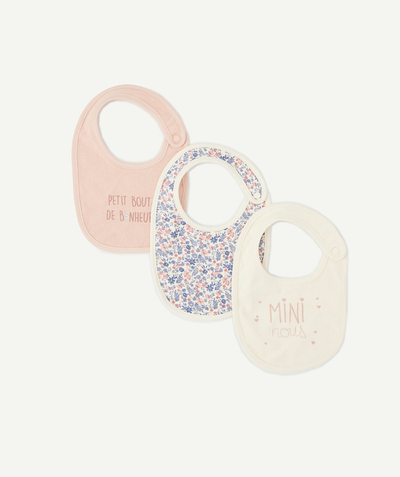 Bibs  radius - PACK OF THREE CREAM AND PINK BIBS WITH MESSAGES AND PRINTED PATTERNS