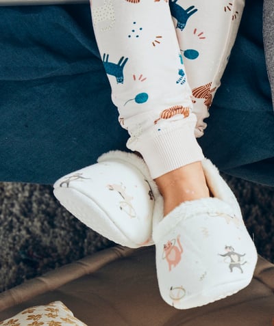 Shoes, booties radius - GIRLS' CREAM SLIPPERS WITH CAT MOTIFS