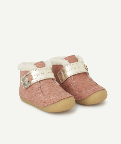First steps Tao Categories - PINK BABY BOOTIES WITH FIR TREE PATTERN AND SHERPA