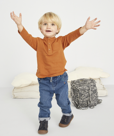 Trousers radius - BABY BOYS' STRAIGHT DENIM TROUSERS WITH A FLOCKED MESSAGE