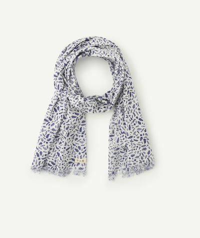 Special Occasion Collection radius - BOYS' SCARF IN WHITE COTTON PRINTED WITH BLUE LEAVES