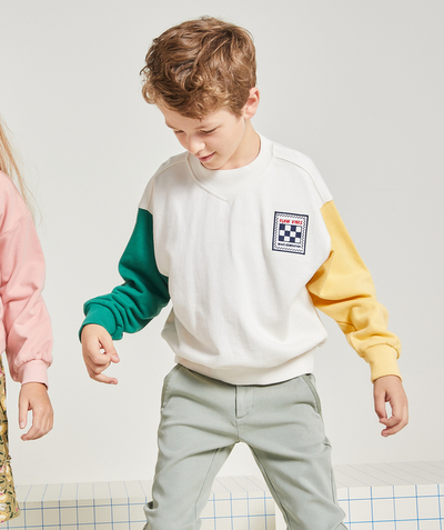 Sweatshirt radius - BOYS' COLOURBLOCK SWEATSHIRT IN RECYCLED FIBRES WITH AN EMBROIDERED PATCH