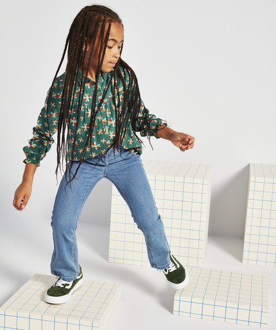 Our latest looks radius - GIRLS' BLUE LOW-IMPACT DENIM FLARED TROUSERS WITH SCALLOPED DESIGN