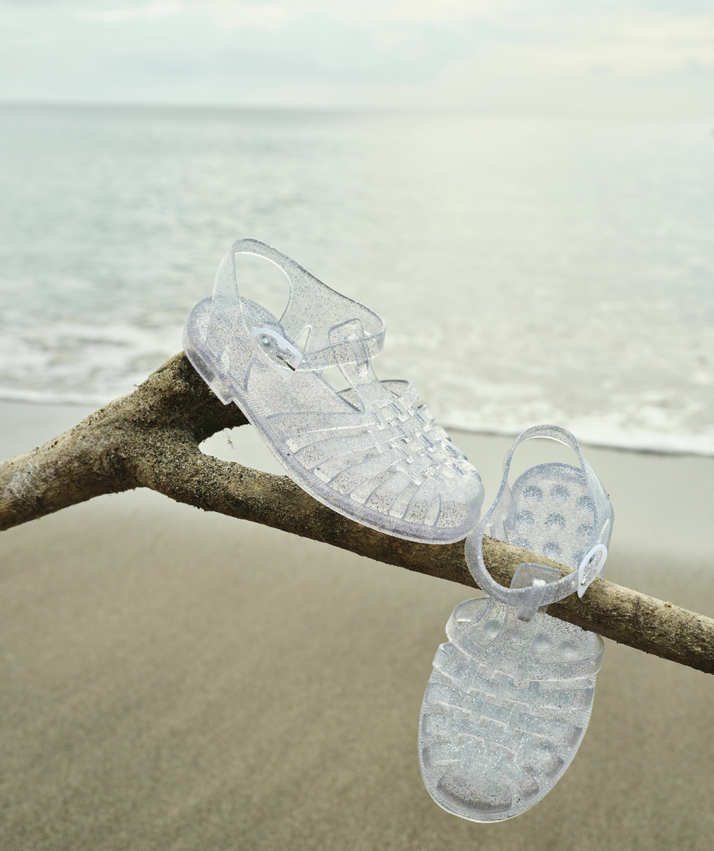 Les sandales argentées pailletées pour la plage - 30